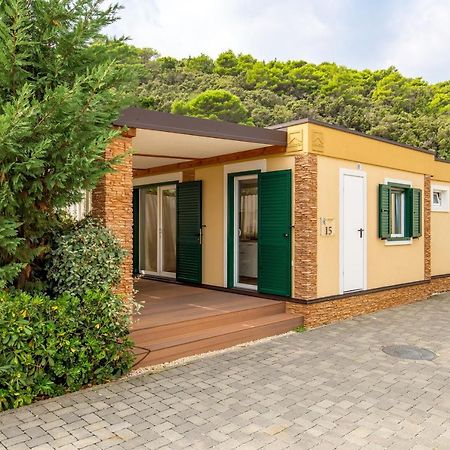 Lando Resort Kampor Εξωτερικό φωτογραφία