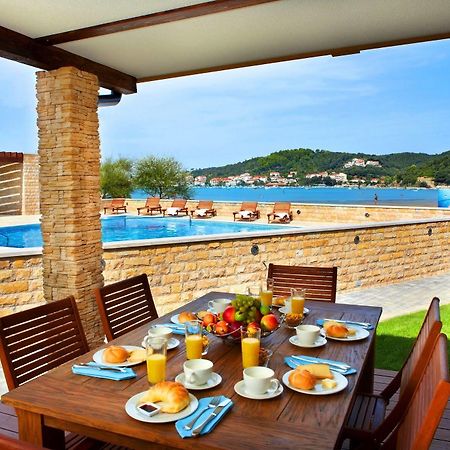 Lando Resort Kampor Εξωτερικό φωτογραφία